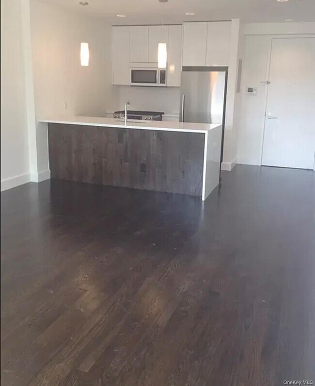 Building Photo - 11-25-25 45th Ave