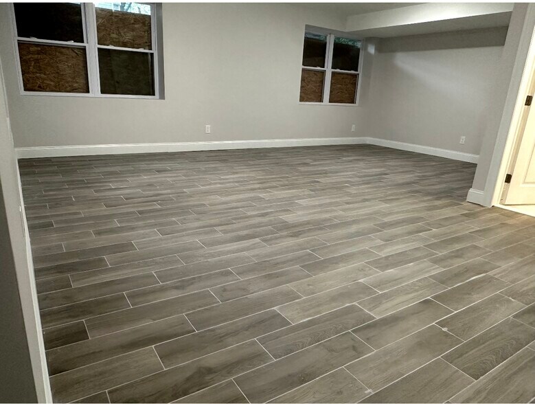 Studio - 887 S 14th St
