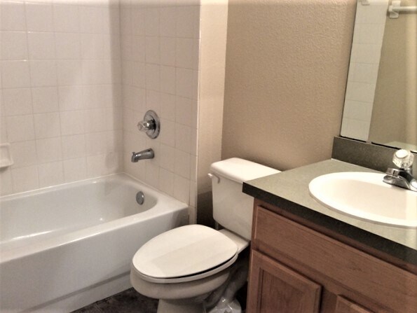 Building Photo - 16245 Coopers Hawk Ave