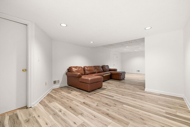 Building Photo - Lovely Home in Mendenhall Village