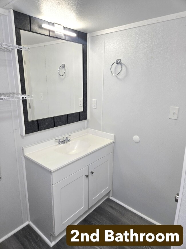 Building Photo - 903 Young St