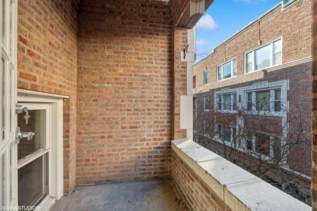 Building Photo - 5111 N Kenmore Ave