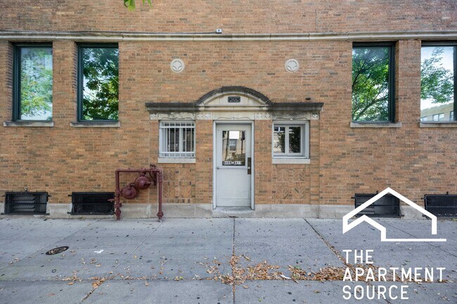 Building Photo - 6409 N Talman Ave