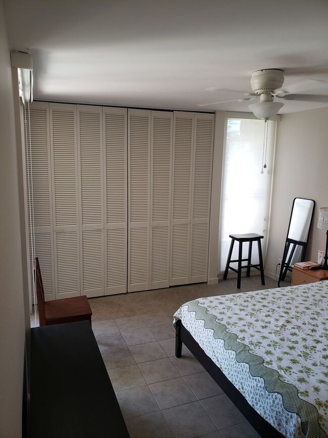Building Photo - Fully furnished  6 month  lease , 2 bedroom, 2 bath 2nd floor unit in the Poinciana Manor