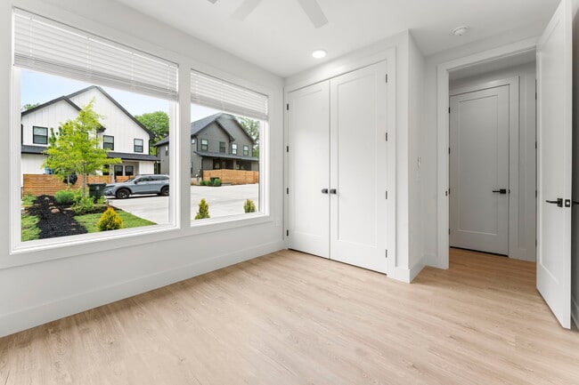 Building Photo - Medford Mews, Carriage House 317