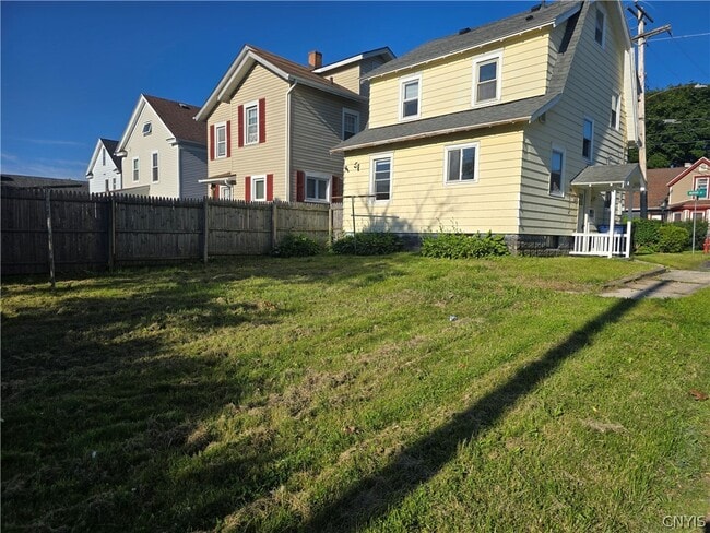 Building Photo - 176 Mayar St