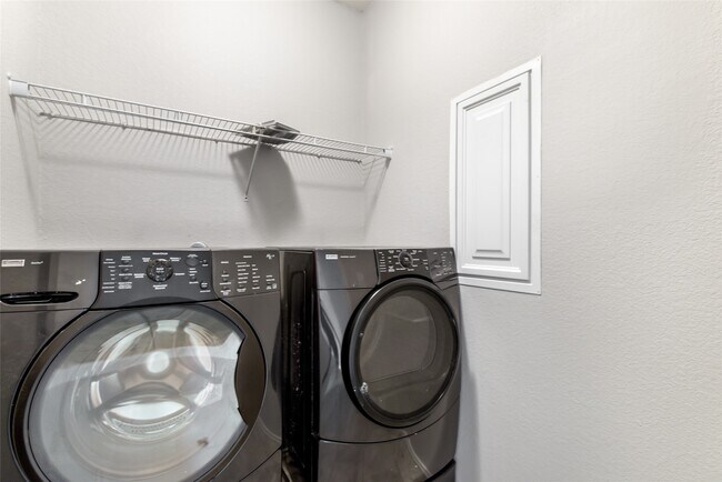 Building Photo - 10414 Whisper Bluff Dr