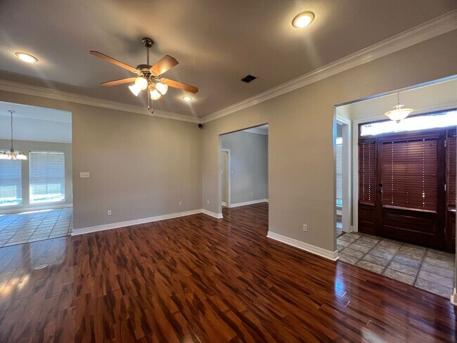 Building Photo - ELEGANT HOME IN NORTH BOSSIER'S ROSEDALE P...