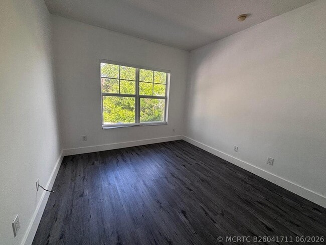 Building Photo - 3904 Sabal Way