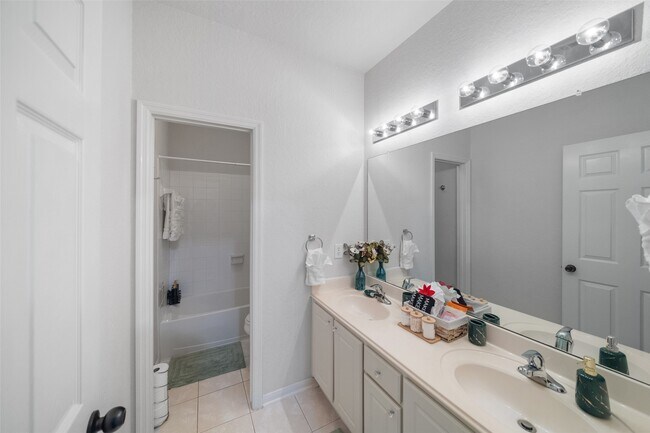 Building Photo - 6 W Prairie Dawn Cir