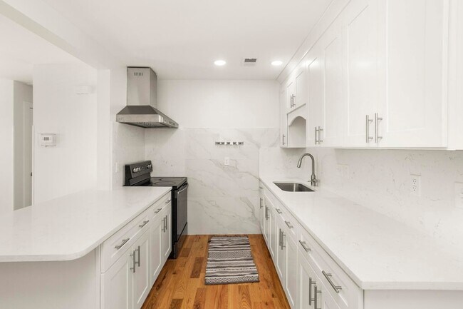 Building Photo - 312 Paragon Mills Rd