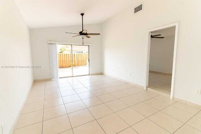 Building Photo - 13536 SW 11th Ln