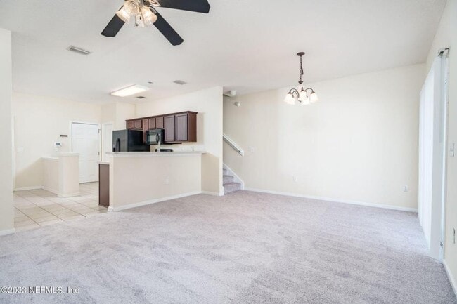 Building Photo - 3 bedroom in Jacksonville FL 32218