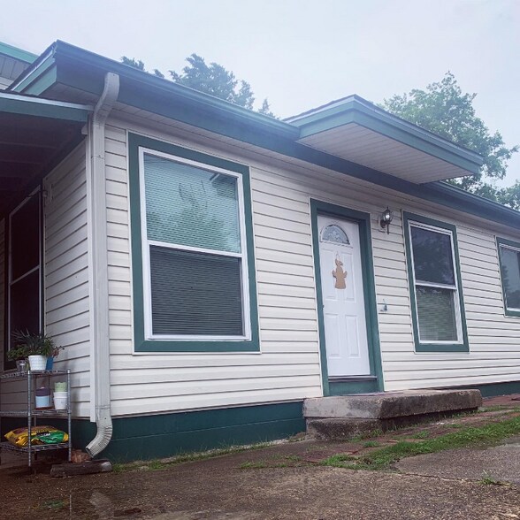 Primary Photo - 2324 Peppermill Rd