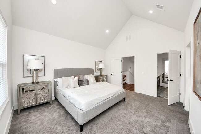 Building Photo - 6018 Knox St