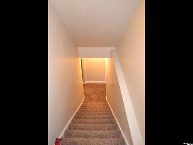Building Photo - 2557 Garden Dr