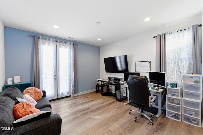 Building Photo - 2406 Nicklaus St