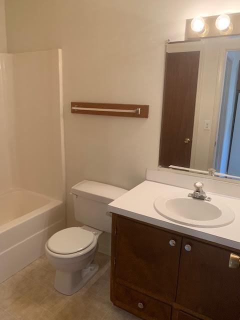 Building Photo - ** COMING SOOM**   "Charming 1-Bedroom Apa...