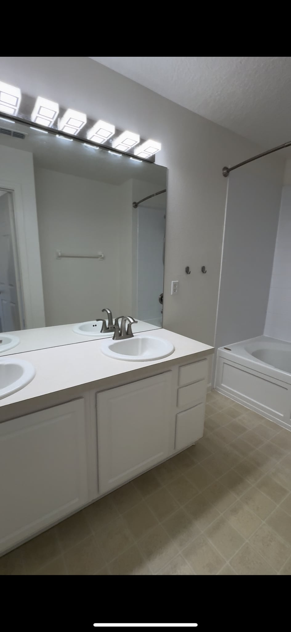 Building Photo - 2560 Galliano Cir
