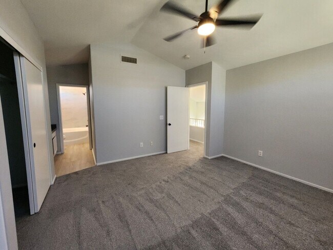 Building Photo - NW 95 and Lake Mead