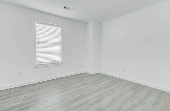 Building Photo - 8218 Bigwood St