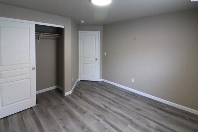 Building Photo - 3 bedroom, 2 bath home in Pasco