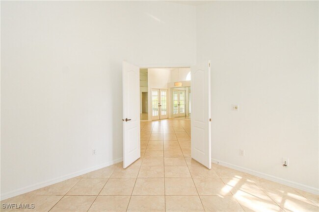 Building Photo - 10201 Regent Cir