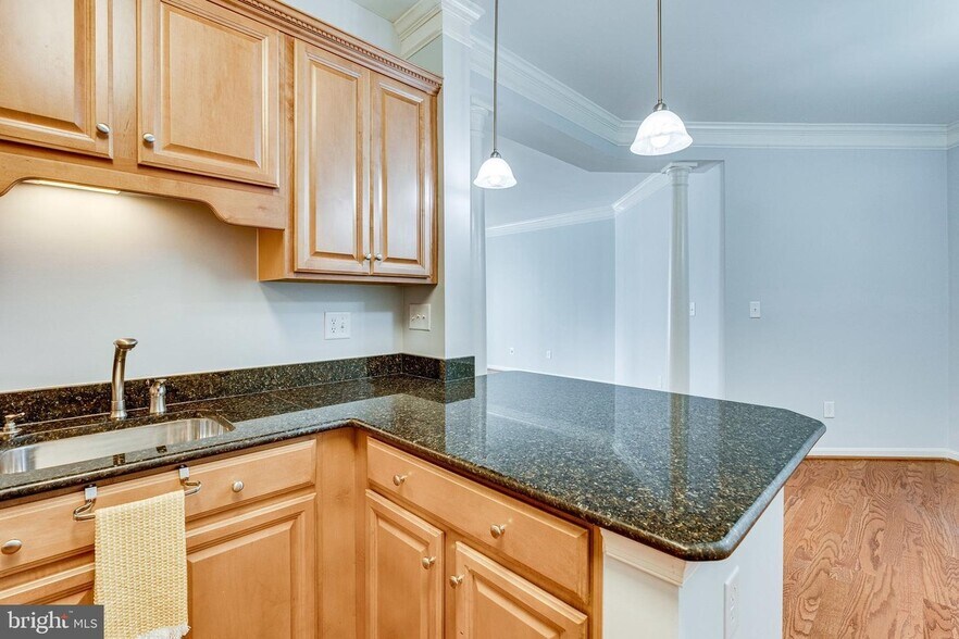 Building Photo - 24701 Byrne Meadow Sq