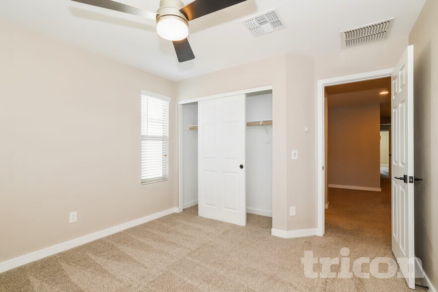 Building Photo - 9334 E Strobe Ave