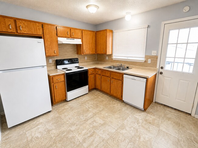 Building Photo - 1315 Quail Cir