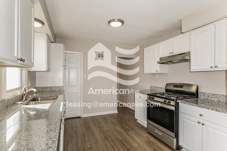 Building Photo - 2480 Redman Rd