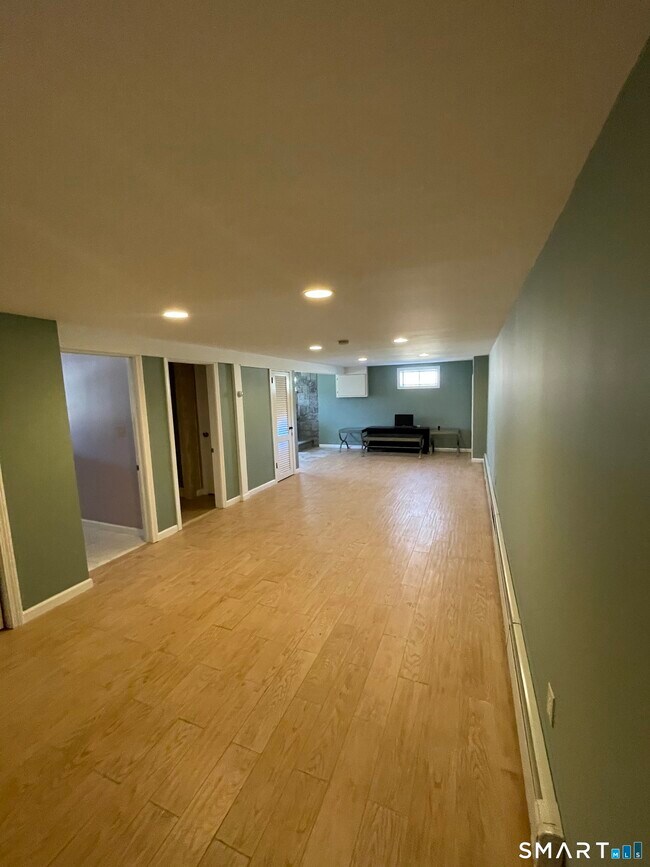 Building Photo - 26 Tamarack Cir
