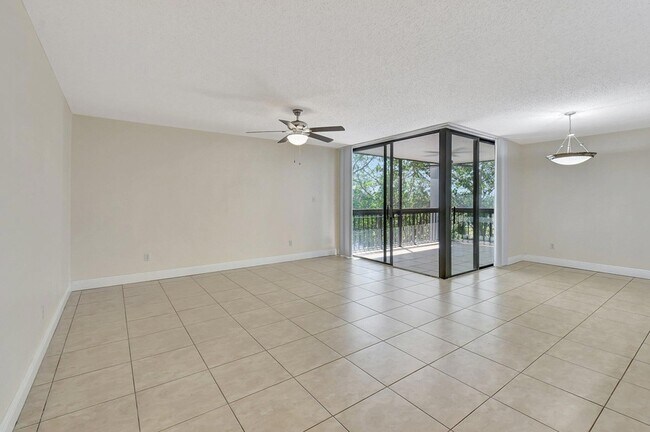 Building Photo - 820 Lavers Cir