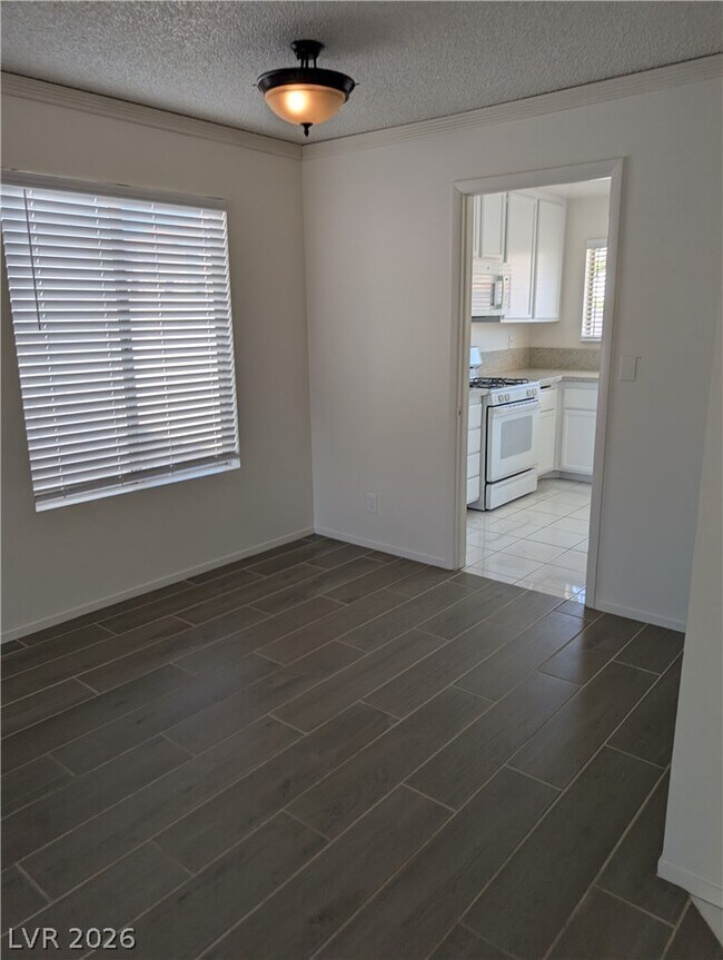 Building Photo - 4424 Honeycomb Dr