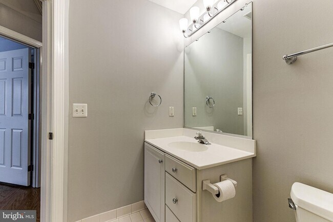 Building Photo - 953 Harrison Cir