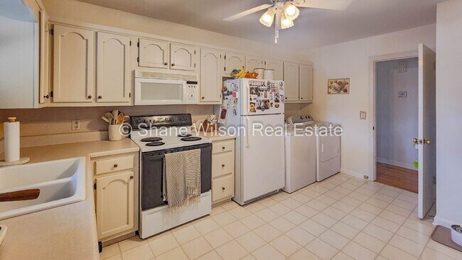 Building Photo - 916 Hardwick Cir
