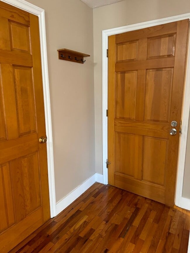 Building Photo - Portsmouth 1 bedroom