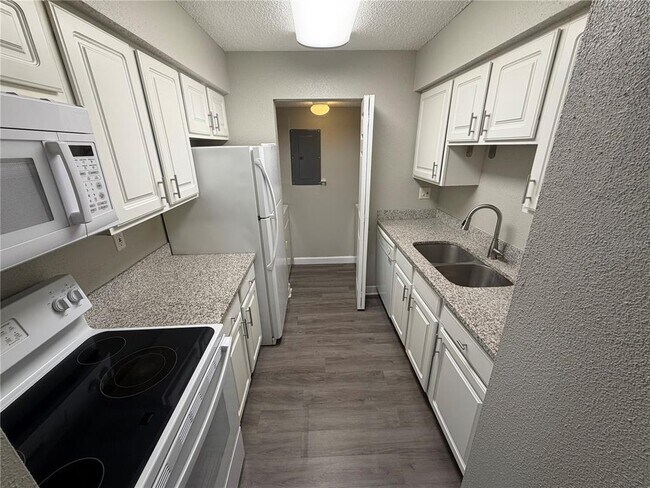 Building Photo - 3716 Idlebrook Cir