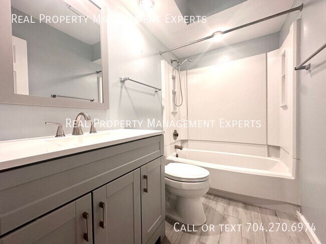 Building Photo - 2739 Von Thuringer Ct