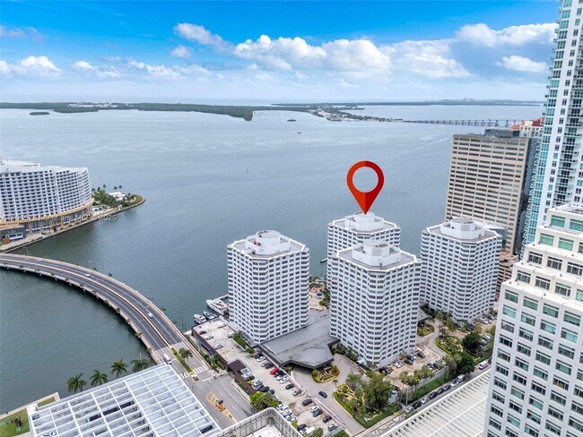 Building Photo - 801 Brickell Bay Dr
