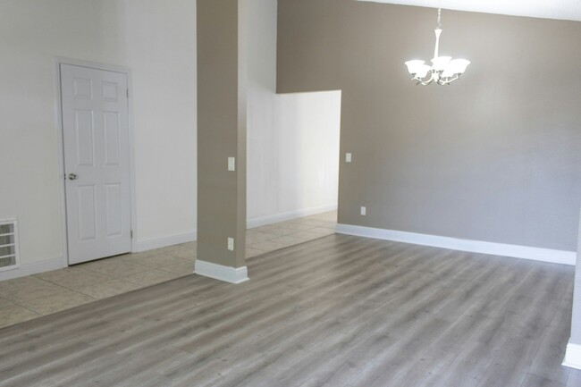 Building Photo - 6715 Meritmoor Cir