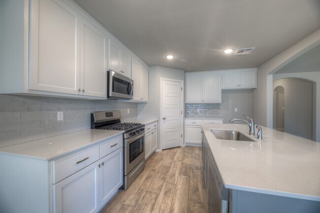 Building Photo - 3710 S 13th Pl