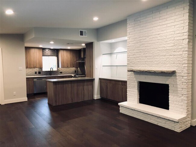 Building Photo - 5258 Ariel St