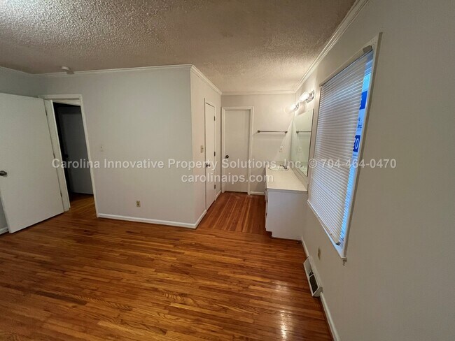 Building Photo - 7622 Helmdale Ave