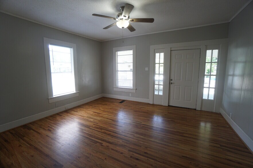 Building Photo - 4335 Jackson St