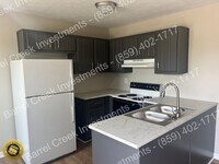 Building Photo - 2-Bed 1.5-Bath Townhome