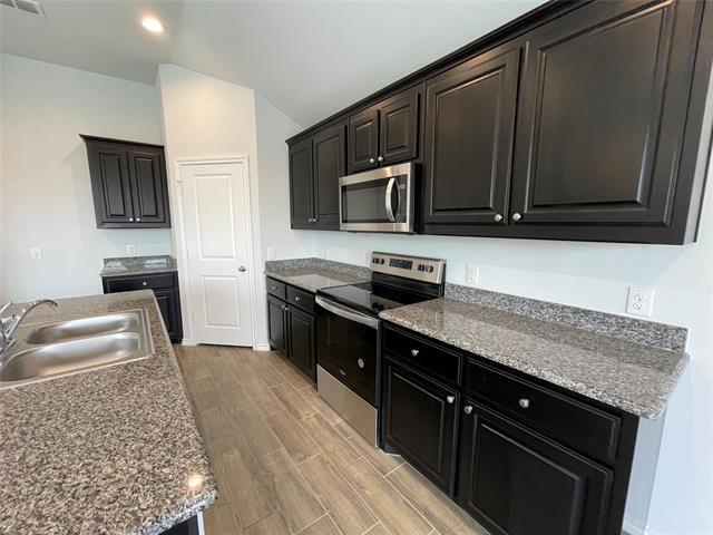 Building Photo - 5808 Utopia Dr