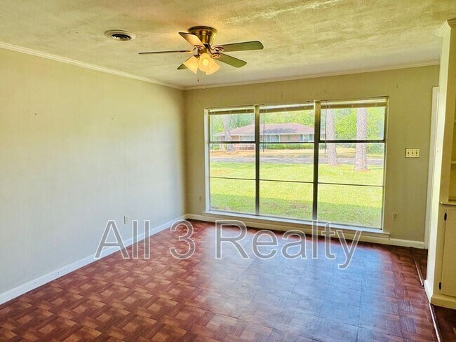 Building Photo - 1311 Marlowe Dr