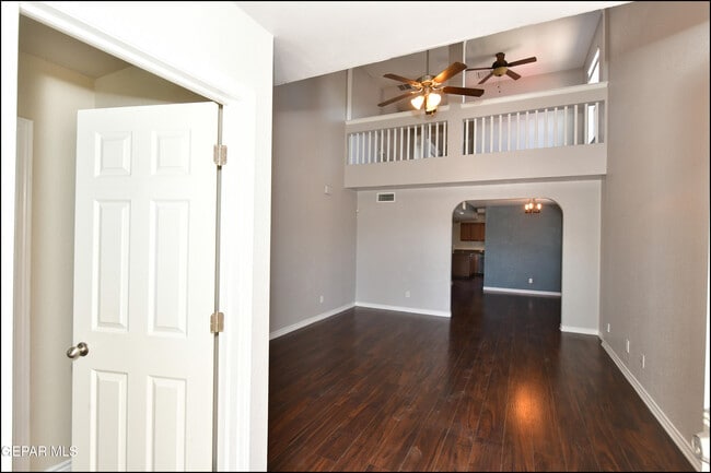 Building Photo - 7065 Falling Leaf Cir