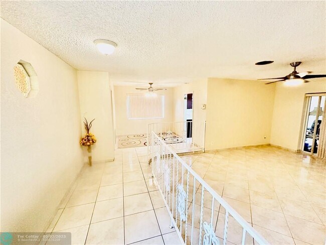 Building Photo - 6535 SW 8th Pl